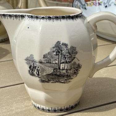 Milchkännchen - Boch - Dekor PAYSAGES schwarz-weiß - Form HASTIERES ?