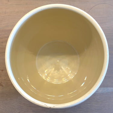 Voorraadpot - tonnetjesmodel - ongemerkt (Boch / Jemmapes?) - okerkleurig met zwarte banden en opschrift RIZ