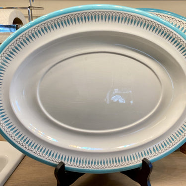 Underplate for terrine - oval - Wedgwood - decoration of azure blue hand-painted leaf garland on the edge