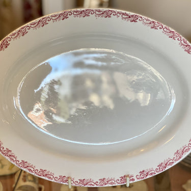 Bowl – oval – Nimy – red border decoration of an iris? – marked with a blind mark 624 and 3