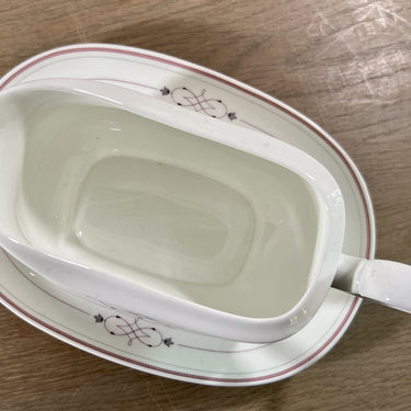 Sauce boat / Gravy boat - with underplate - Villeroy & Boch/Heinrich - porcelain dinnerware made between 1980 and 2005 - ARAGON decor