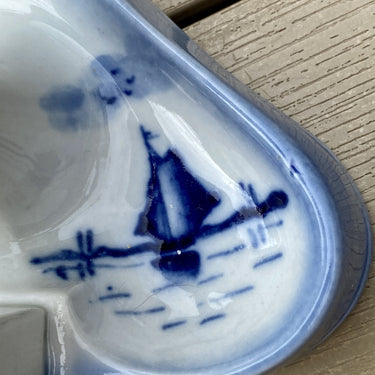 Kaarsenstandaard / kandelaar / kaarsenhouder met luciferhouder - in blauw met molen en zeilbootje - Jugenstil / Art Nouveau vorm