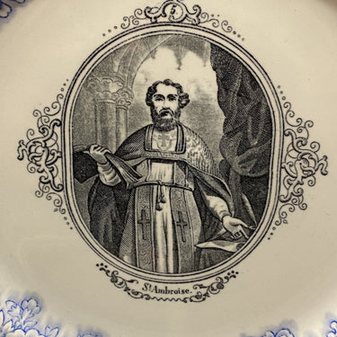 Dekoteller / Speiseteller - Boch Frères Keramis - St. Ambroise Dekor in schwarz/weiß - mit blau/weißem Blumenrand