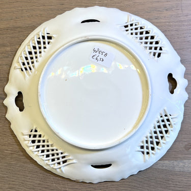 Bord / Schaal - ongemerkt - porselein/bone china/aardewerk ? - opengewerkte rand en reliëf