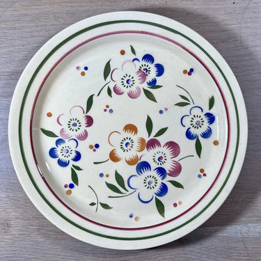 Frühstücksteller / Dessertteller - Boch - Dekor mit stilisierten blau/rosa/orangen Blumen und Punkten auf cremefarbenem Hintergrund