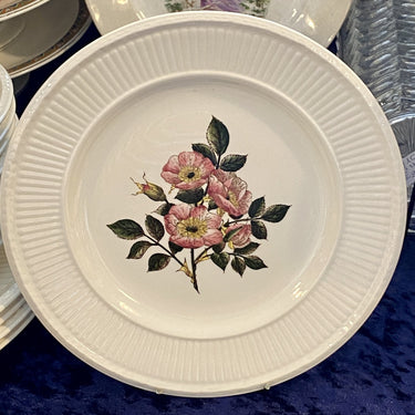 Breakfast plate – Wedgwood – Briar Rose decor