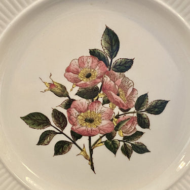 Breakfast plate – Wedgwood – Briar Rose decor