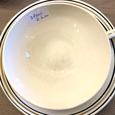 Tasse und Untertasse creme mit schwarzem Streifendekor - Nimy - Art Deco