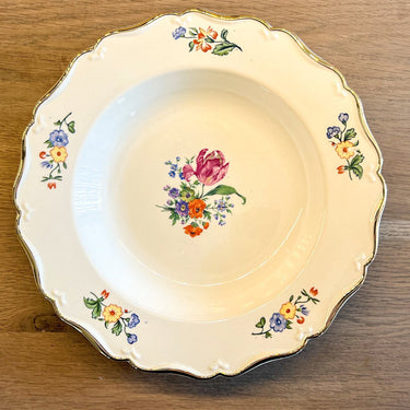 Tiefer Teller / Suppenteller / Pastateller - Boch - Dekor aus bunten Blumen am Rand und in der Mitte - mit Goldrändern